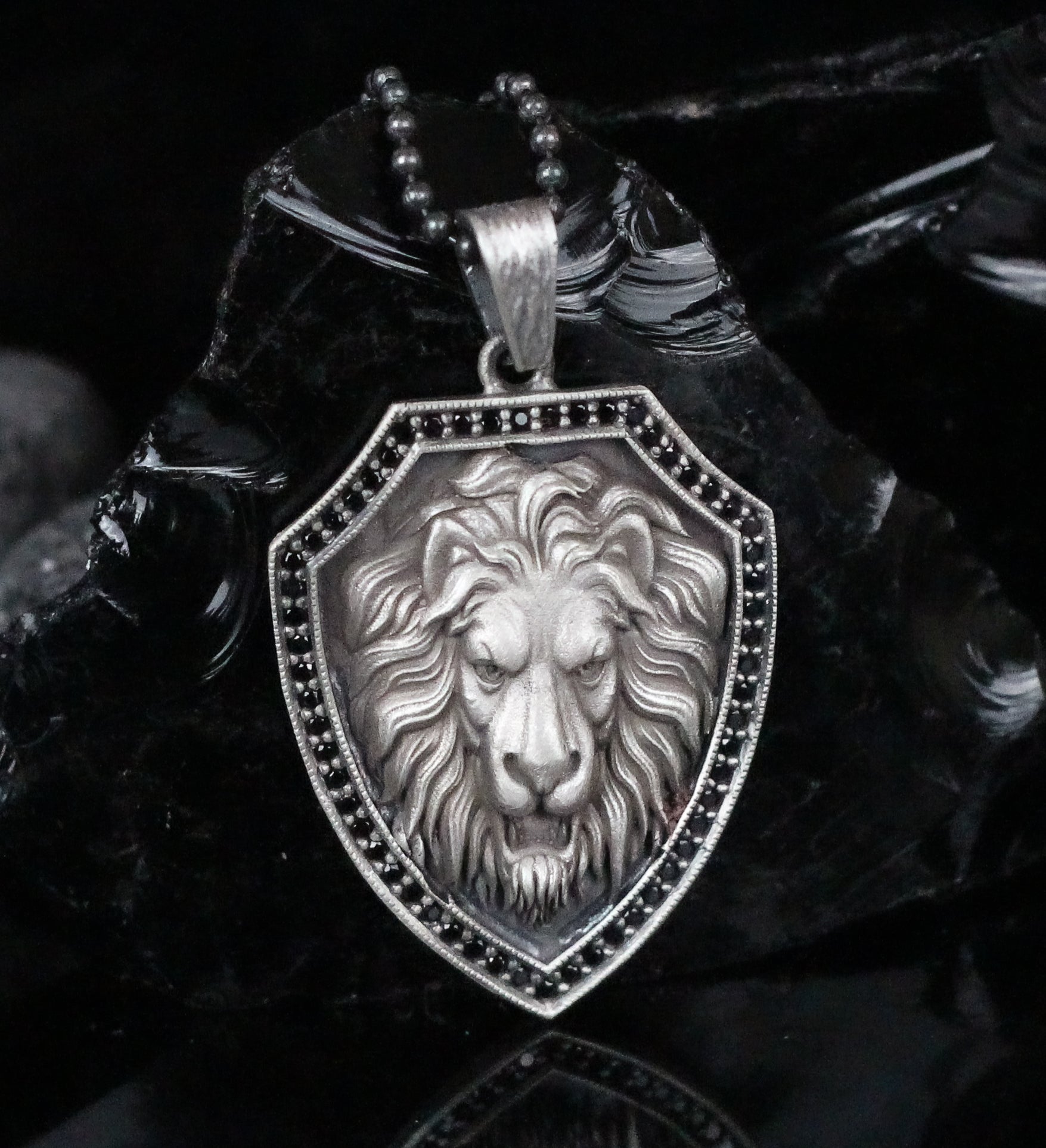 Engraved Lion Medallion Necklace for Men | Vintage Coin Pendant, Roaring Lion Charm